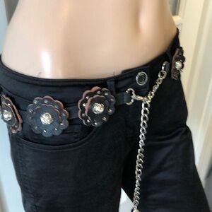 Fabulous studded rose black/blush waist belt
